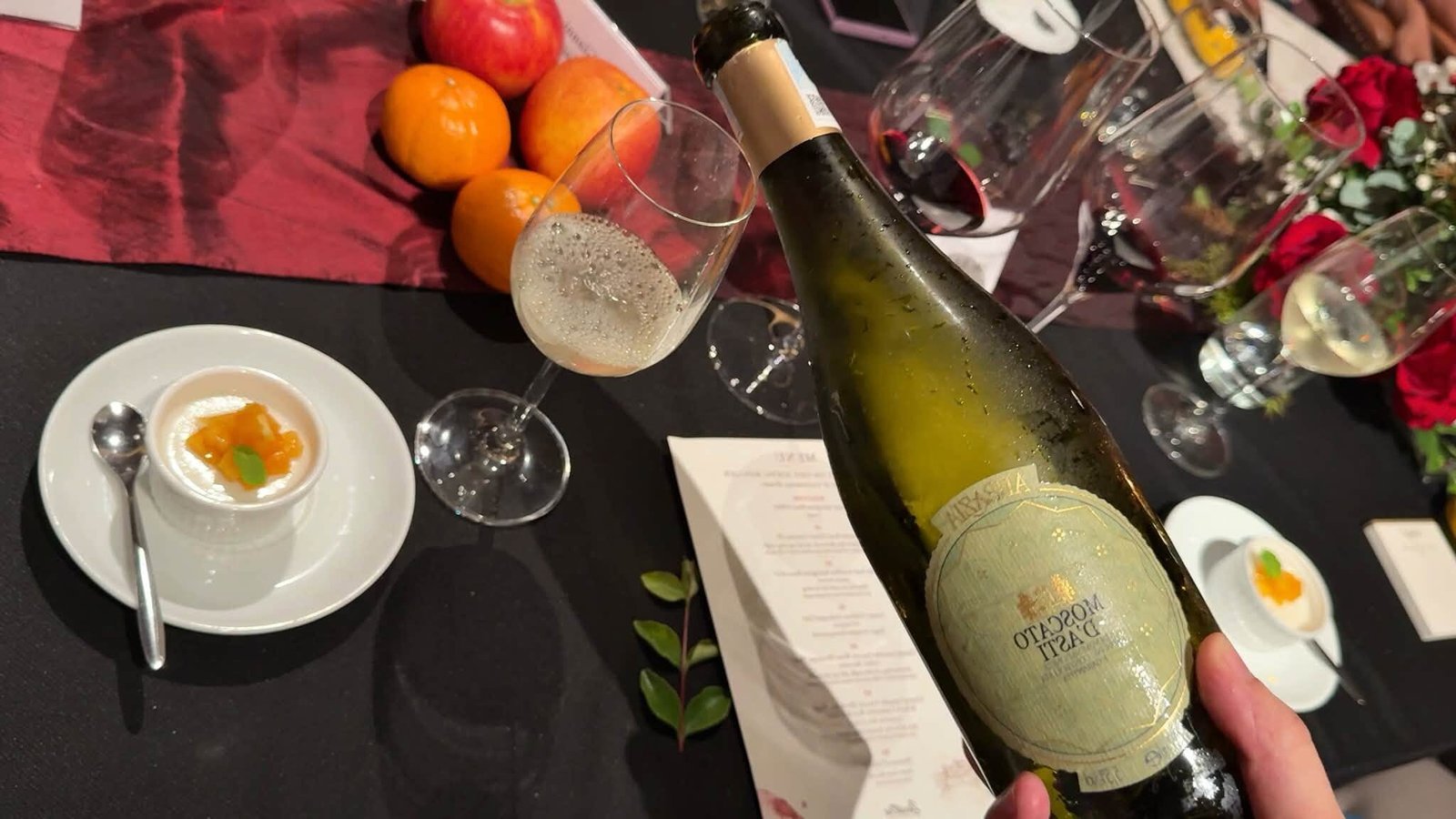 Panna Cotta dừa cùng với Moscato d’Asti Abbazia.