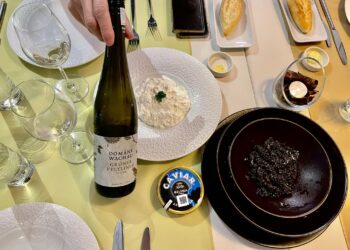 Trứng Cá Tầm Muối Caviar – Món Ăn Xa Xỉ Bậc Nhất Thế Giới Có Gì Đặc Biệt?