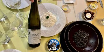 Trứng Cá Tầm Muối Caviar – Món Ăn Xa Xỉ Bậc Nhất Thế Giới Có Gì Đặc Biệt?